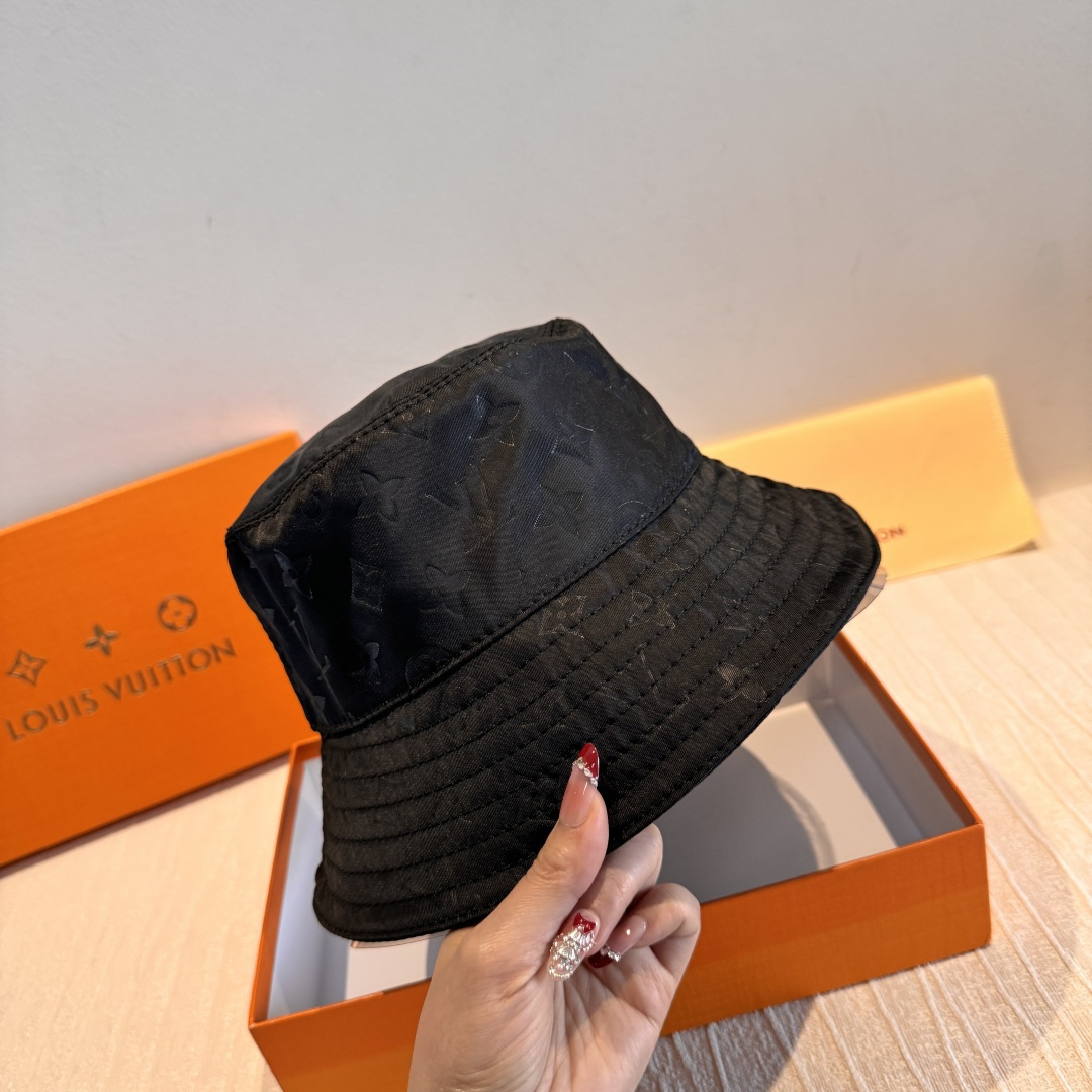 配包装布袋，Lv经典款原单渔夫帽，顶级版本，专柜1:1开模订制，原版缎面提花布料+纯棉里衬，轻盈透气！质
