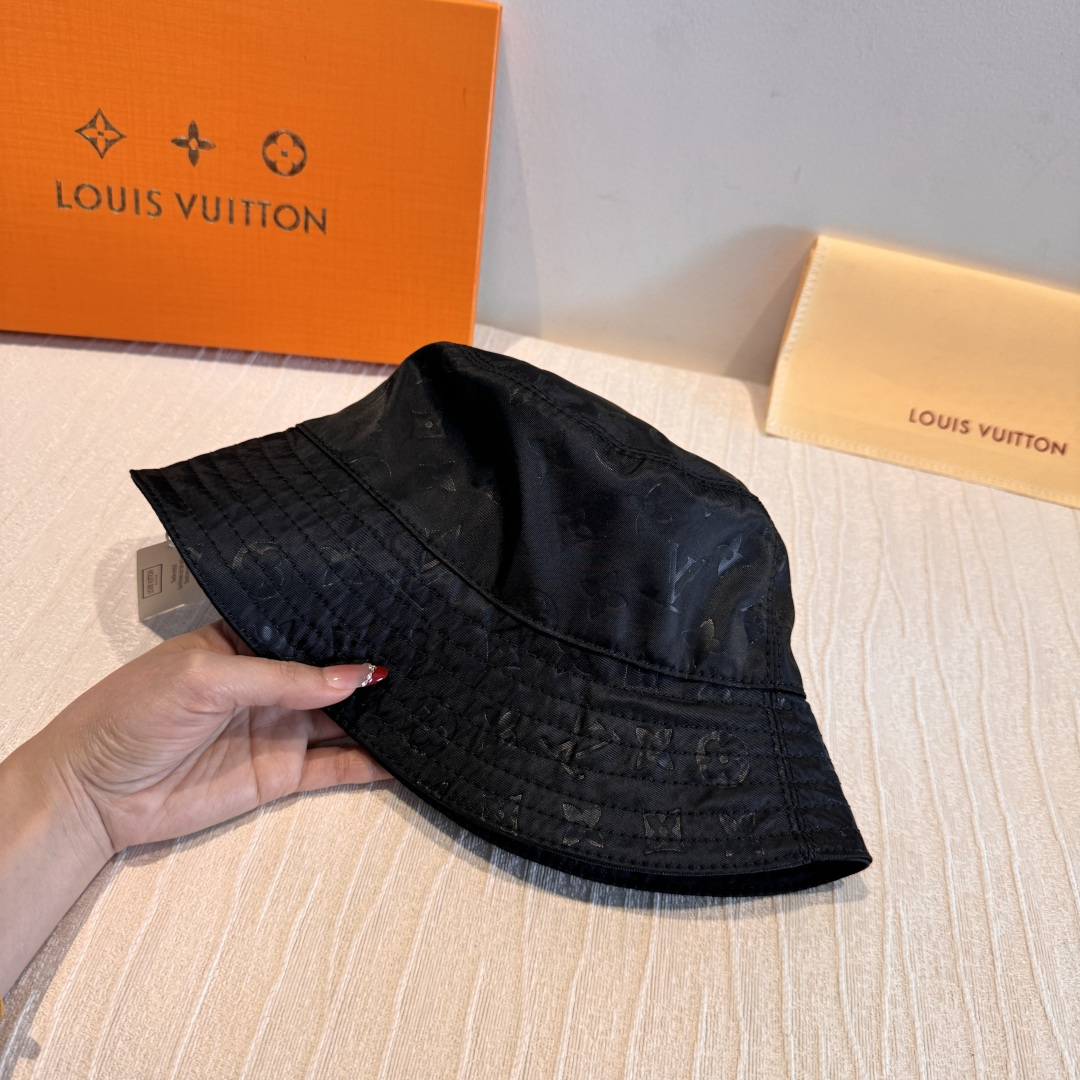 配包装布袋，Lv经典款原单渔夫帽，顶级版本，专柜1:1开模订制，原版缎面提花布料+纯棉里衬，轻盈透气！质