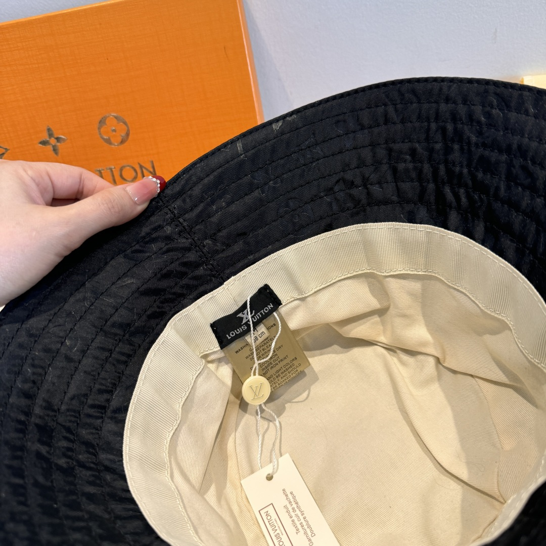 配包装布袋，Lv经典款原单渔夫帽，顶级版本，专柜1:1开模订制，原版缎面提花布料+纯棉里衬，轻盈透气！质