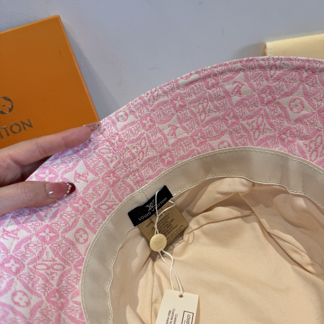 配包装布袋，Lv经典款原单渔夫帽，顶级版本，专柜1:1开模订制，原版牛仔提花布料+纯棉里衬，轻盈透气！质