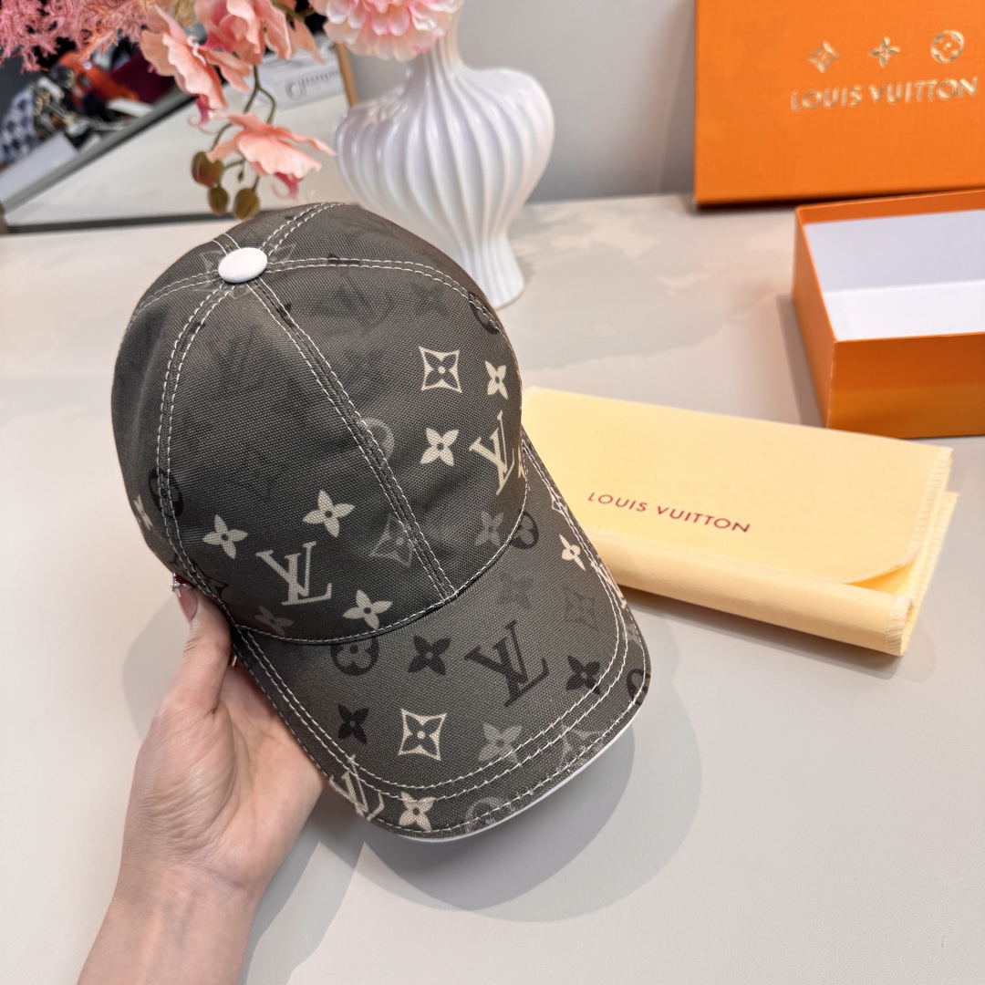 配盒子布袋，LV(路易威登)新款原单棒球帽， 专柜1:1开模订制，原版帆布料+头层牛皮，轻盈透气！质量超