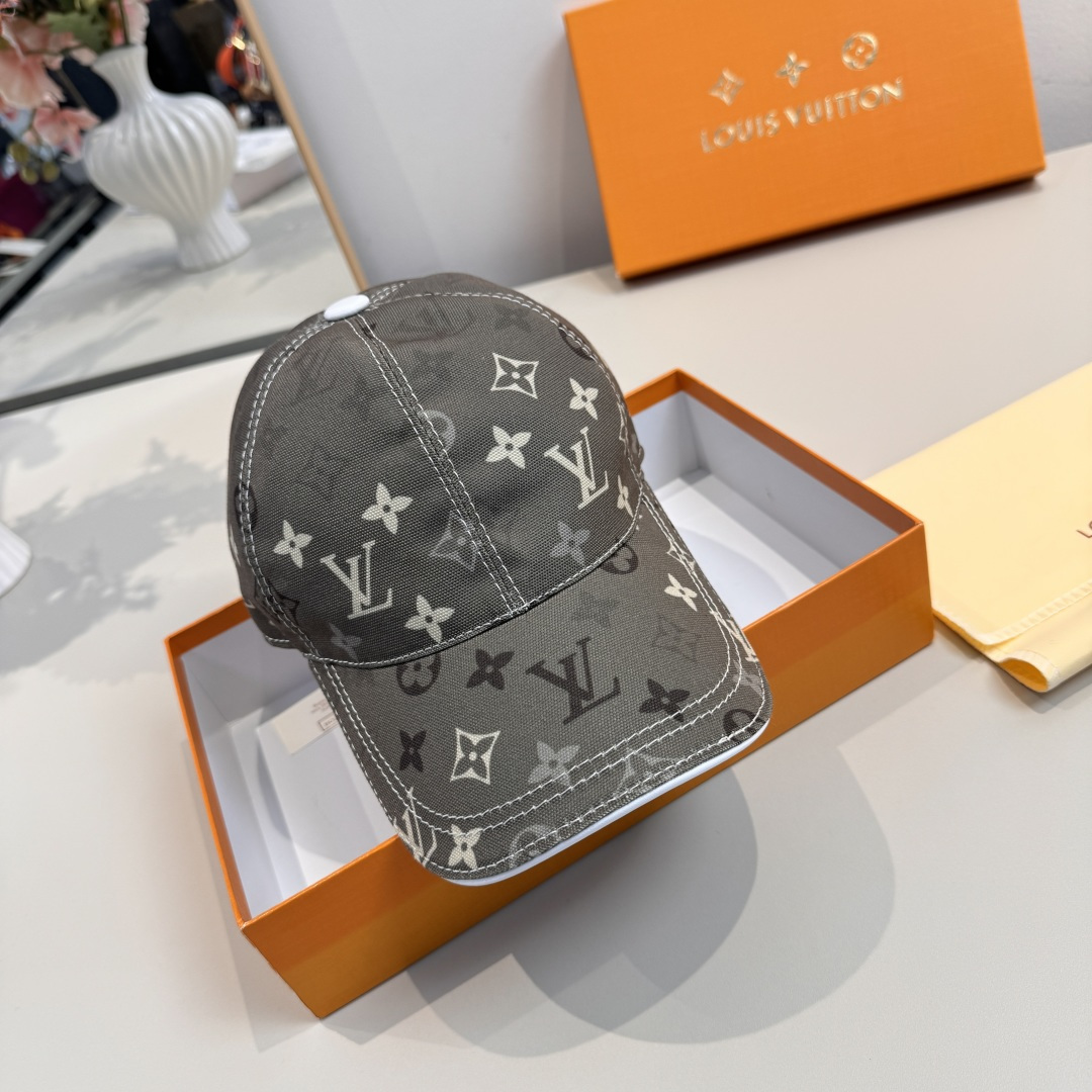 配盒子布袋，LV(路易威登)新款原单棒球帽， 专柜1:1开模订制，原版帆布料+头层牛皮，轻盈透气！质量超