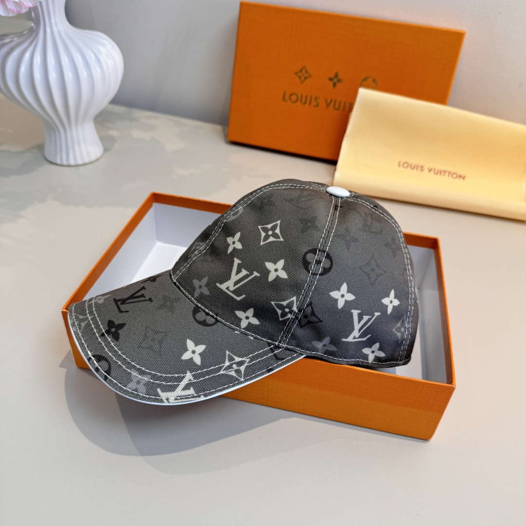 配盒子布袋，LV(路易威登)新款原单棒球帽， 专柜1:1开模订制，原版帆布料+头层牛皮，轻盈透气！质量超
