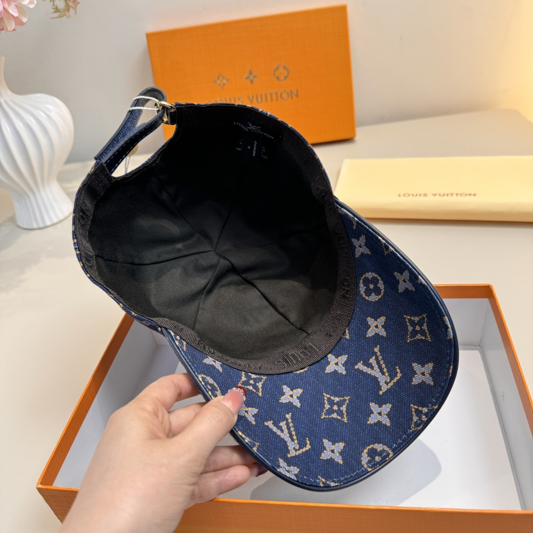 配盒子布袋，LV(路易威登)新款原单棒球帽， 专柜1:1开模订制，原版帆布料+头层牛皮，轻盈透气！质量超