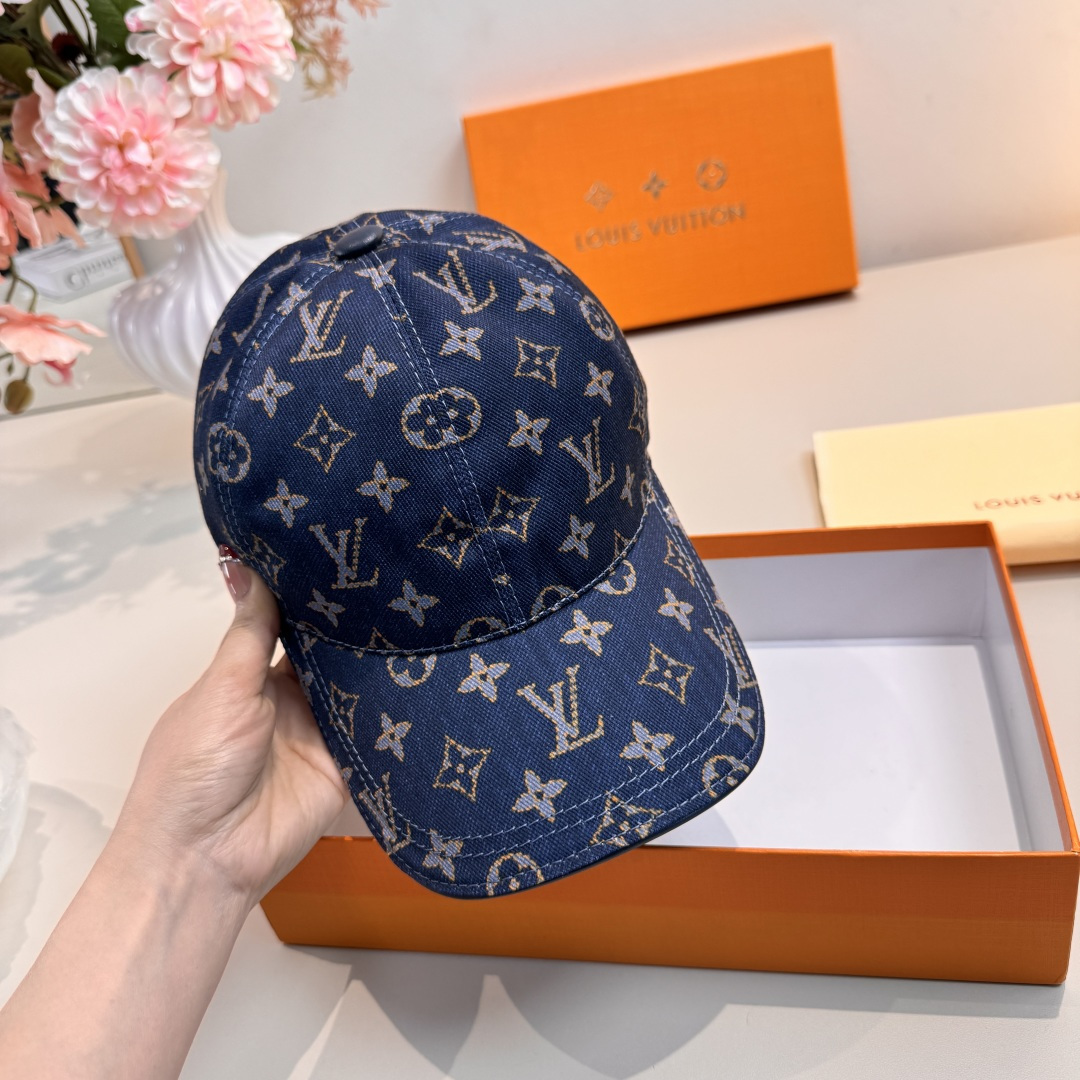 配盒子布袋，LV(路易威登)新款原单棒球帽， 专柜1:1开模订制，原版帆布料+头层牛皮，轻盈透气！质量超