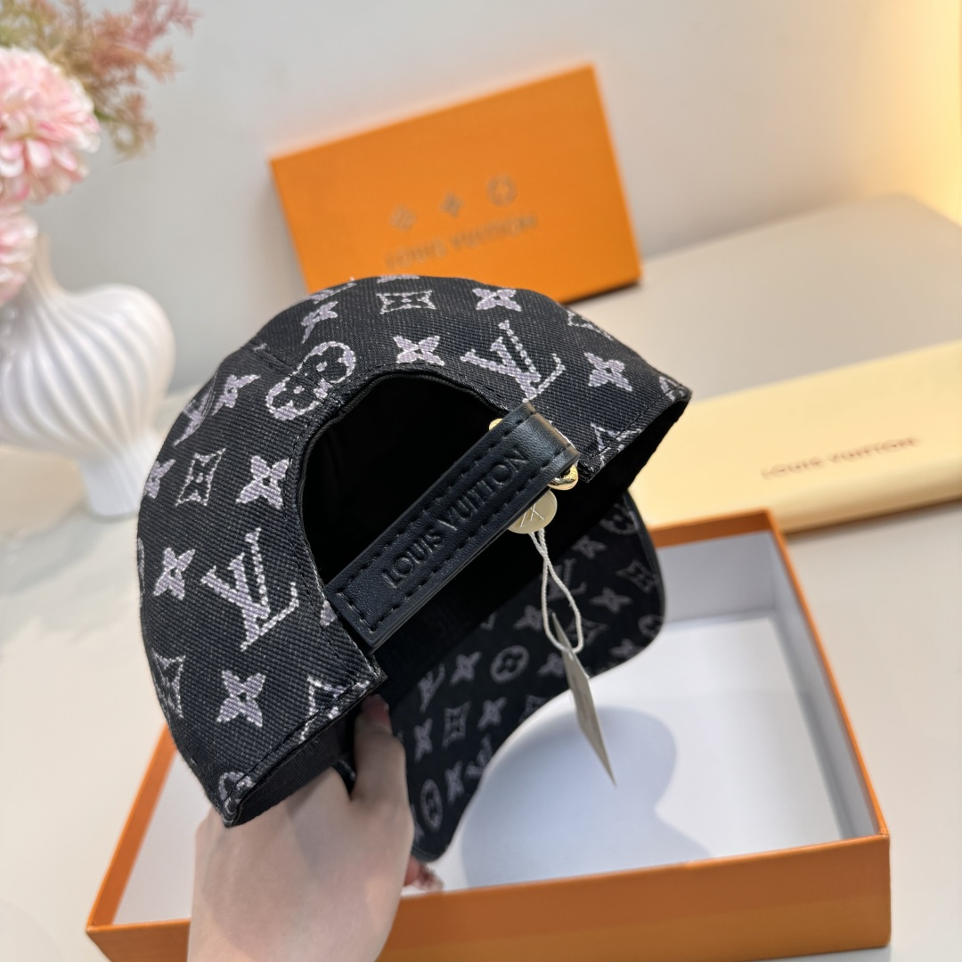 配盒子布袋，LV(路易威登)新款原单棒球帽， 专柜1:1开模订制，原版帆布料+头层牛皮，轻盈透气！质量超