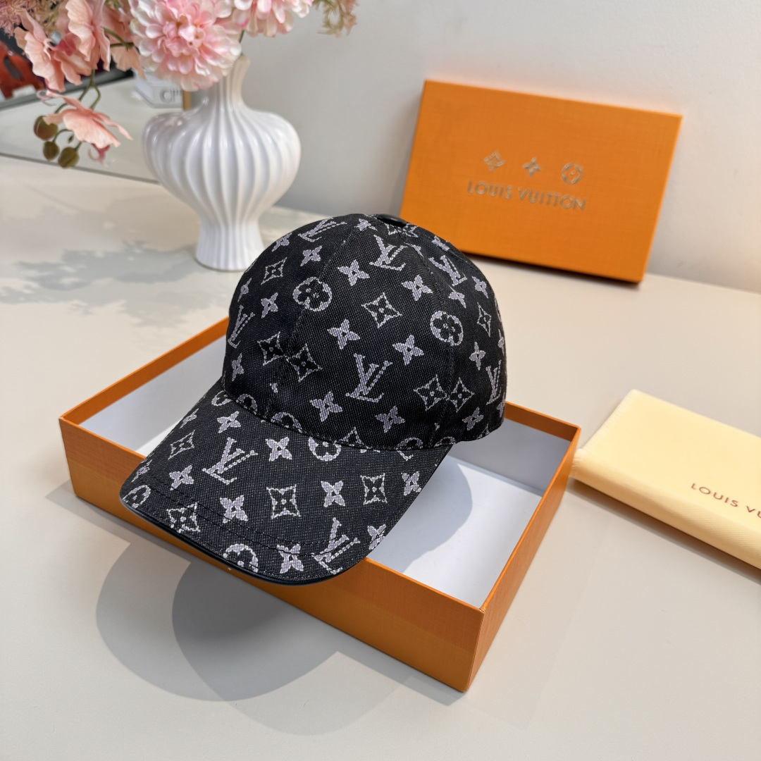 配盒子布袋，LV(路易威登)新款原单棒球帽， 专柜1:1开模订制，原版帆布料+头层牛皮，轻盈透气！质量超