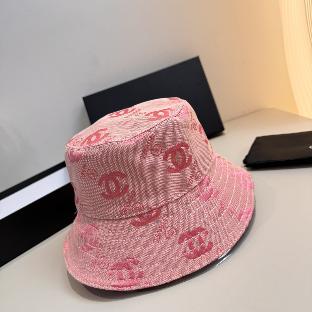 NO:765052,Batch with packaging bag, CHANEL Chanel new original single bucket hat, double C jacquard, 1:1 mold opening and customization at the counter, original canvas fabric + pure cotton lining, light and breathable!  Excellent quality, basic head circumference 57, fashionable and versatile. Hats, straw hats, bucket hats, baseball caps, hats, chanel, chanel, espadrilles, hats19860909批 配包装布袋,CHANEL香奈儿新款原单渔夫帽,双C提花,专柜1:1开模订制,原版帆布料+纯棉里衬,轻盈透气！质量超赞,基础头围57,时尚百搭.帽子草帽渔夫帽棒球帽,帽子,chanel,chanel,espadrilles,hats,hat