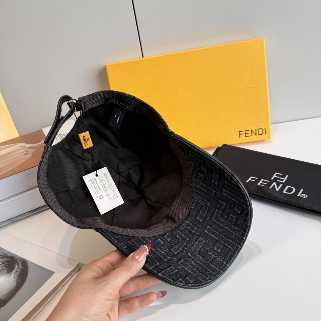 配盒子布袋，Fendi（芬迪）新款原单棒球帽， 双F提花，专柜常年热卖款，口碑极佳，1:1开模订制，原版