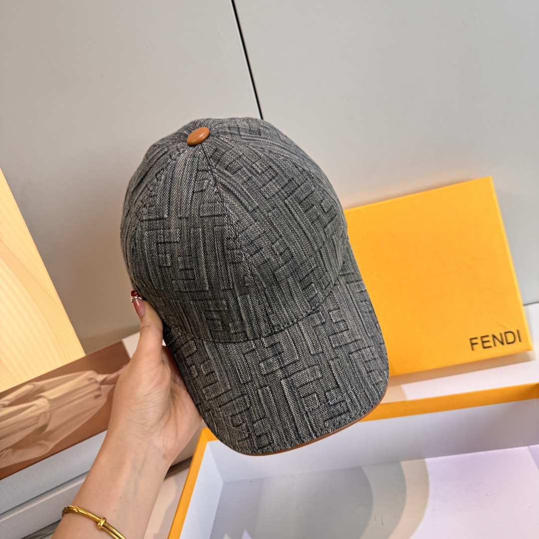 配盒子布袋，Fendi（芬迪）新款原单棒球帽， 双F提花，专柜常年热卖款，口碑极佳，1:1开模订制，原版