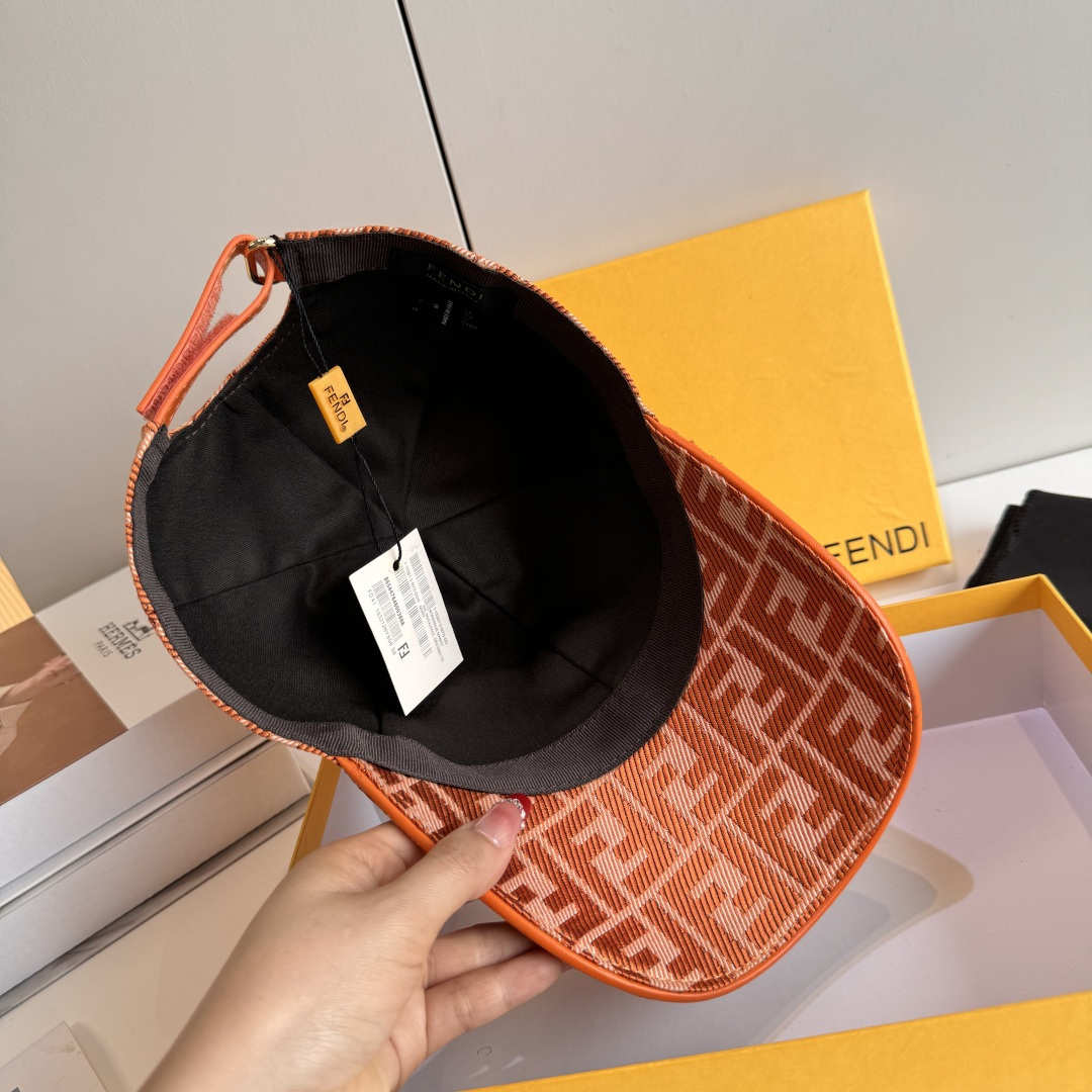 配盒子布袋，Fendi（芬迪）新款原单棒球帽， 双F提花，专柜常年热卖款，口碑极佳，1:1开模订制，原版