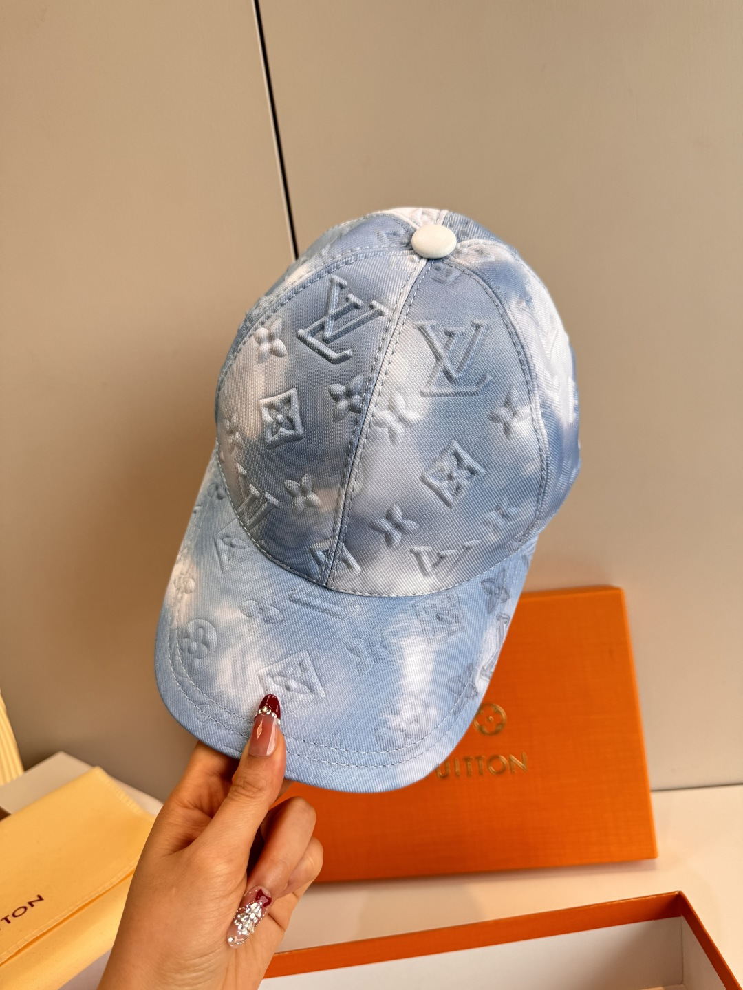 配盒子布袋，LV(路易威登)新款原单棒球帽，LV水墨渐变，1:1开模订制，原版牛津布料，做工细致完美，质