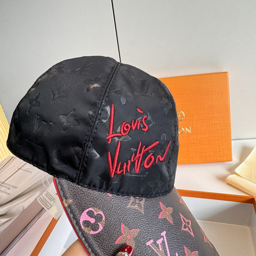 配盒子布袋，LV(路易威登)新款原单棒球帽，红色艺术刺绣，1:1开模订制，原版印花绸缎面料+专柜老花皮，