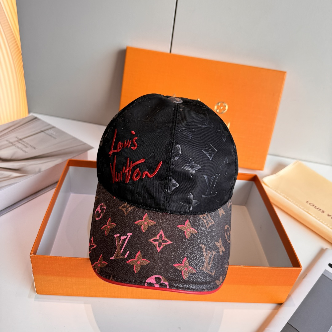 配盒子布袋，LV(路易威登)新款原单棒球帽，红色艺术刺绣，1:1开模订制，原版印花绸缎面料+专柜老花皮，