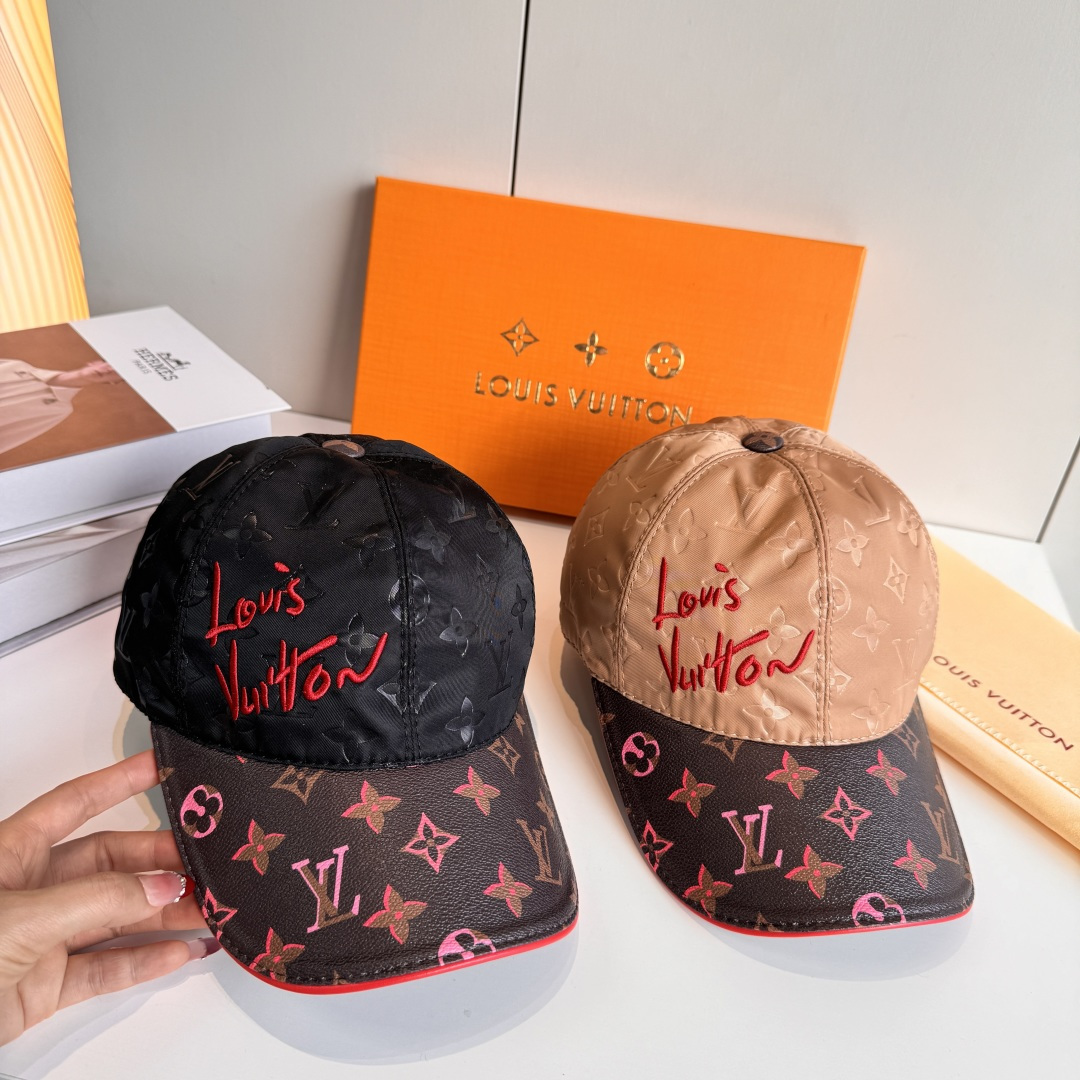 配盒子布袋，LV(路易威登)新款原单棒球帽，红色艺术刺绣，1:1开模订制，原版印花绸缎面料+专柜老花皮，