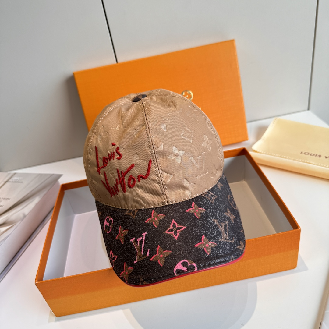 配盒子布袋，LV(路易威登)新款原单棒球帽，红色艺术刺绣，1:1开模订制，原版印花绸缎面料+专柜老花皮，