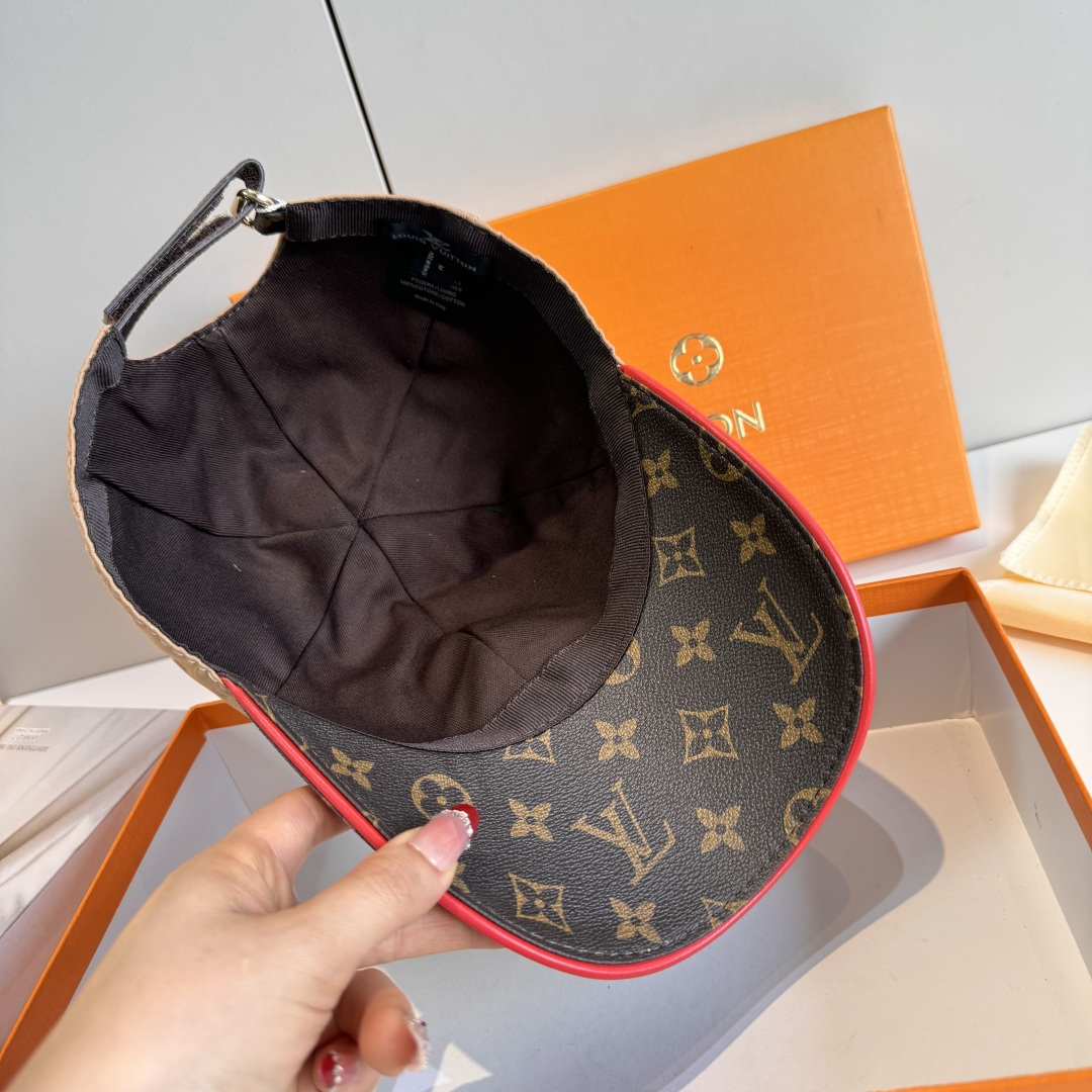 配盒子布袋，LV(路易威登)新款原单棒球帽，红色艺术刺绣，1:1开模订制，原版印花绸缎面料+专柜老花皮，