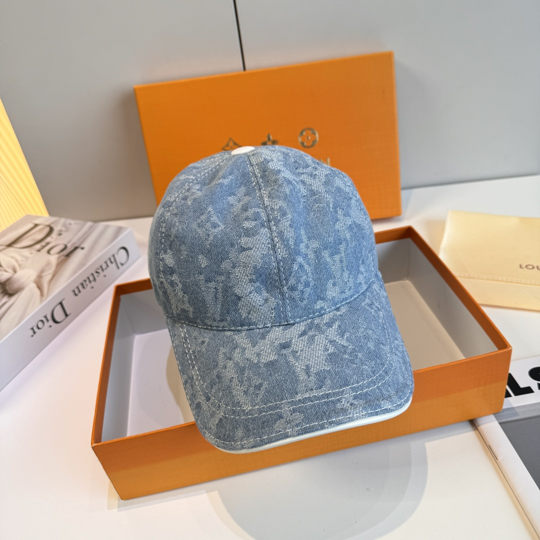 NO:928324,Batch with box bag, LV Louis Vuitton new original baseball cap, LV denim jacquard, 1:1 mold opening and customization at the counter, original canvas fabric + first layer of cowhide, light and breathable!  The quality is great, the basic head circumference is 56, the patch is adjustable. Hats, straw hats, fisherman hats, baseball caps, hats, louis vuitton, louis vuitton, espadrilles, cowhide, hats19860909批 配盒子布袋,LV路易威登新款原单棒球帽,LV牛仔提花,专柜1:1开模订制,原版帆布面料+头层牛皮,轻盈透气！质量超赞,基础头围56,贴片可调节.帽子草帽渔夫帽棒球帽,帽子,louis vuitton,louis vuitton,espadrilles,cowhide,hats,hat