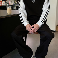 普拉达 2026秋冬🆕男士字母标识套头太空棉卫衣 经典OS版型,简约而不失格调.日常运动休闲商务毫无压力🐰客供太空针织棉 普拉达 2026秋冬🆕男士字母标识套头太空棉卫衣 经典OS版型,简约而不失格调.日常运动休闲商务毫无压力🐰客供太空针织棉