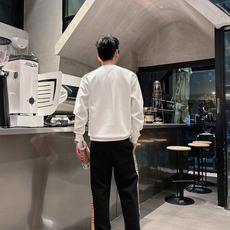 巴宝莉 2026秋冬🆕男士字母标识套头太空棉卫衣 经典OS版型,简约而不失格调.日常运动休闲商务毫无压力🐰客供太空针织棉 巴宝莉 2026秋冬🆕男士字母标识套头太空棉卫衣 经典OS版型,简约而不失格调.日常运动休闲商务毫无压力🐰客供太空针织棉