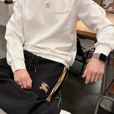 巴宝莉 2026秋冬🆕男士字母标识套头太空棉卫衣 经典OS版型,简约而不失格调.日常运动休闲商务毫无压力🐰客供太空针织棉 巴宝莉 2026秋冬🆕男士字母标识套头太空棉卫衣 经典OS版型,简约而不失格调.日常运动休闲商务毫无压力🐰客供太空针织棉