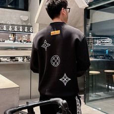 LV 2026秋冬🆕男士字母标识套头太空棉卫衣 经典OS版型,简约而不失格调.日常运动休闲商务毫无压力🐰客供太空针织棉, LV 2026秋冬🆕男士字母标识套头太空棉卫衣 经典OS版型,简约而不失格调.日常运动休闲商务毫无压力🐰客供太空针织棉,
