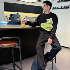罗意威 2026秋冬🆕男士字母标识套头太空棉卫衣 经典OS版型,简约而不失格调.日常运动休闲商务毫无压力🐰客供太空针织棉 罗意威 2026秋冬🆕男士字母标识套头太空棉卫衣 经典OS版型,简约而不失格调.日常运动休闲商务毫无压力🐰客供太空针织棉