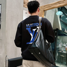 LV 2026秋冬🆕男士字母标识套头太空棉卫衣 经典OS版型,简约而不失格调.日常运动休闲商务毫无压力🐰客供太空针织棉, LV 2026秋冬🆕男士字母标识套头太空棉卫衣 经典OS版型,简约而不失格调.日常运动休闲商务毫无压力🐰客供太空针织棉,