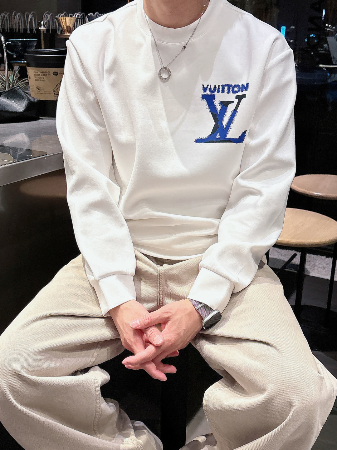 LV 2026秋冬🆕男士字母标识套头太空棉卫衣 经典OS版型,简约而不失格调.日常运动休闲商务毫无压力🐰客供太空针织棉, LV 2026秋冬🆕男士字母标识套头太空棉卫衣 经典OS版型,简约而不失格调.日常运动休闲商务毫无压力🐰客供太空针织棉,