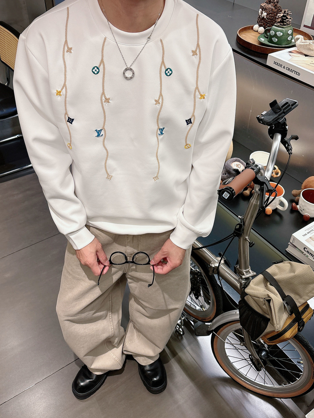LV 2026秋冬🆕男士字母标识套头太空棉卫衣 经典OS版型,简约而不失格调.日常运动休闲商务毫无压力🐰客供太空针织棉, LV 2026秋冬🆕男士字母标识套头太空棉卫衣 经典OS版型,简约而不失格调.日常运动休闲商务毫无压力🐰客供太空针织棉,