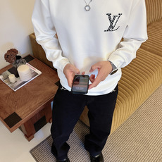 LV 2026秋冬🆕男士字母标识套头太空棉卫衣 经典OS版型,简约而不失格调.日常运动休闲商务毫无压力🐰客供太空针织棉, LV 2026秋冬🆕男士字母标识套头太空棉卫衣 经典OS版型,简约而不失格调.日常运动休闲商务毫无压力🐰客供太空针织棉,
