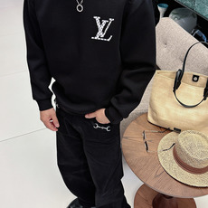 LV 2026秋冬🆕男士字母标识套头太空棉卫衣 经典OS版型,简约而不失格调.日常运动休闲商务毫无压力🐰客供太空针织棉, LV 2026秋冬🆕男士字母标识套头太空棉卫衣 经典OS版型,简约而不失格调.日常运动休闲商务毫无压力🐰客供太空针织棉,