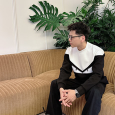 芬迪 2026秋冬🆕男士字母标识套头太空棉卫衣 经典OS版型,简约而不失格调.日常运动休闲商务毫无压力🐰客供太空针织棉, 芬迪 2026秋冬🆕男士字母标识套头太空棉卫衣 经典OS版型,简约而不失格调.日常运动休闲商务毫无压力🐰客供太空针织棉,