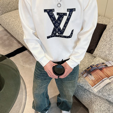 LV 2026秋冬🆕男士字母标识套头太空棉卫衣 经典OS版型,简约而不失格调.日常运动休闲商务毫无压力🐰客供太空针织棉, LV 2026秋冬🆕男士字母标识套头太空棉卫衣 经典OS版型,简约而不失格调.日常运动休闲商务毫无压力🐰客供太空针织棉,