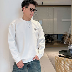 普拉达 2026秋冬🆕男士字母标识套头太空棉卫衣 经典OS版型,简约而不失格调.日常运动休闲商务毫无压力🐰客供太空针织棉 普拉达 2026秋冬🆕男士字母标识套头太空棉卫衣 经典OS版型,简约而不失格调.日常运动休闲商务毫无压力🐰客供太空针织棉