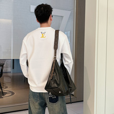 LV 2026秋冬🆕男士字母标识套头太空棉卫衣 经典OS版型,简约而不失格调.日常运动休闲商务毫无压力🐰客供太空针织棉, LV 2026秋冬🆕男士字母标识套头太空棉卫衣 经典OS版型,简约而不失格调.日常运动休闲商务毫无压力🐰客供太空针织棉,