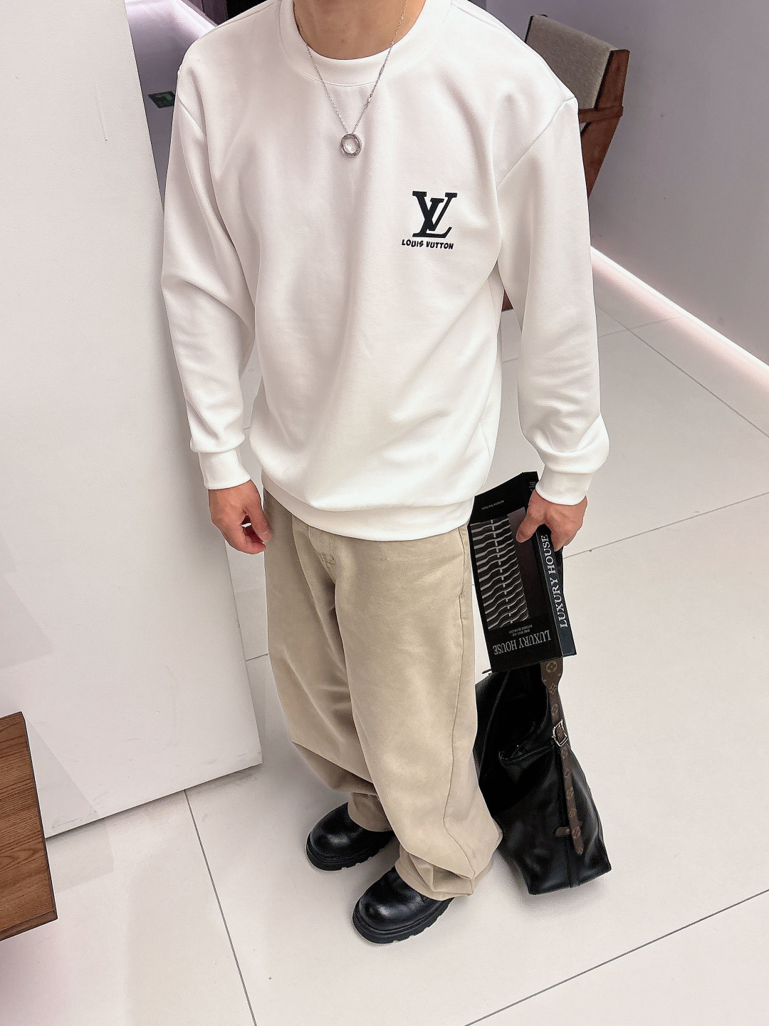 LV 2026秋冬🆕男士字母标识套头太空棉卫衣 经典OS版型,简约而不失格调.日常运动休闲商务毫无压力🐰客供太空针织棉, LV 2026秋冬🆕男士字母标识套头太空棉卫衣 经典OS版型,简约而不失格调.日常运动休闲商务毫无压力🐰客供太空针织棉,