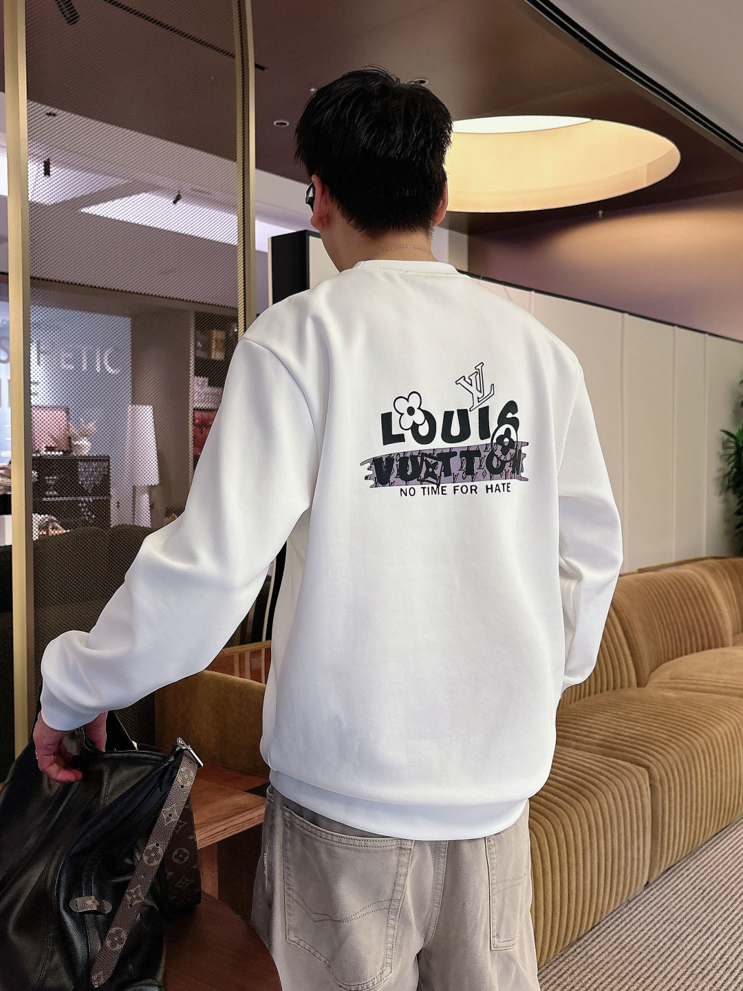 LV 2026秋冬🆕男士字母标识套头太空棉卫衣 经典OS版型,简约而不失格调.日常运动休闲商务毫无压力🐰客供太空针织棉, LV 2026秋冬🆕男士字母标识套头太空棉卫衣 经典OS版型,简约而不失格调.日常运动休闲商务毫无压力🐰客供太空针织棉,