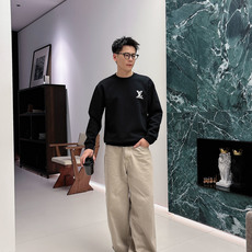 LV 2026秋冬🆕男士字母标识套头太空棉卫衣 经典OS版型,简约而不失格调.日常运动休闲商务毫无压力🐰客供太空针织棉, LV 2026秋冬🆕男士字母标识套头太空棉卫衣 经典OS版型,简约而不失格调.日常运动休闲商务毫无压力🐰客供太空针织棉,