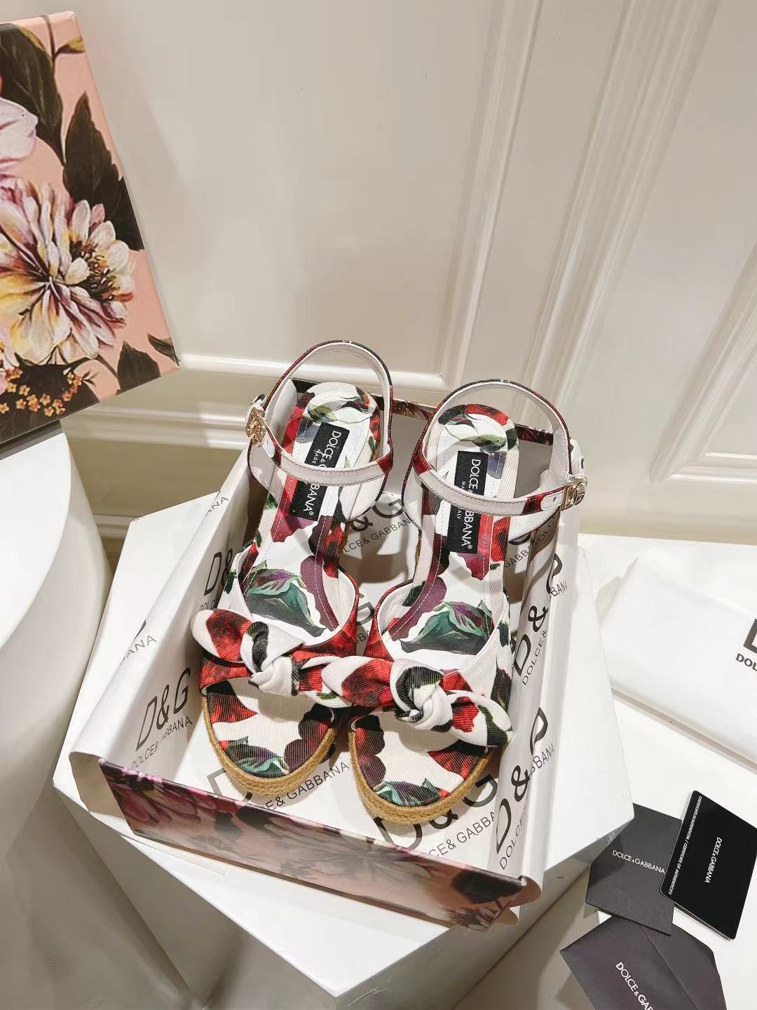 NO:168084,New 235-41 size genuine leather sole, hemp rope wedge sandals, sheepskin printed inner lining heel height 10cm, sandals, sandals, sheepskin, Leather soles19860909新款235-41码数真皮大底,麻绳坡跟凉鞋 羊皮印花内里垫脚跟高10cm,凉鞋,sandals,sheepskin,Leather soles,Women's Shoes