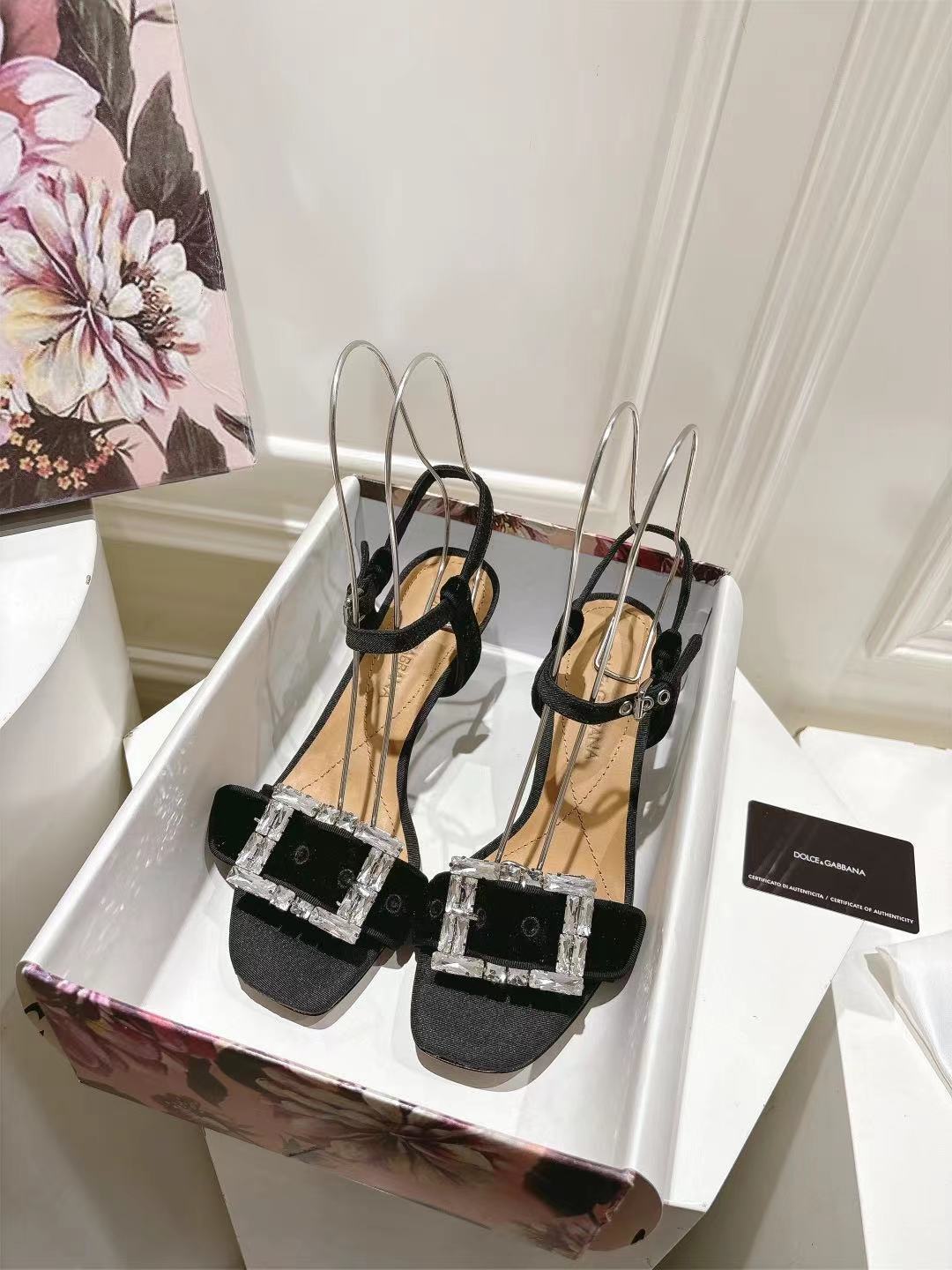 NO:247772,New 35-42 size genuine leather outsole original imported fabric sheepskin lining cowhide feet, high heels sandals, sandals, high heels, cowhide, sheepskin, Leather soles19860909新款 35-42码数真皮大底原版进口面料 羊皮内里 牛皮垫脚,高跟鞋凉鞋,sandals,high heels,cowhide,sheepskin,Leather soles,Women's Shoes