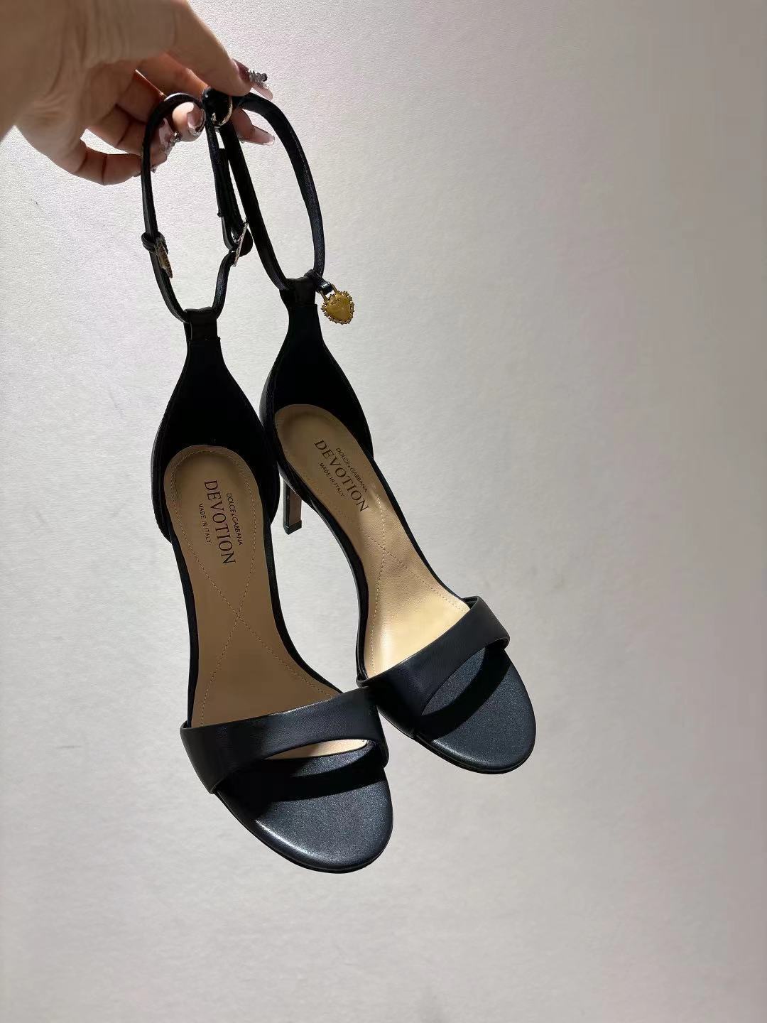 NO:264621,dG new sandals cowhide fabric, sheepskin inner footbed genuine leather sole size 35-42 sizes (35 42 customized), high heels sandals, Dolce & Gabbana, sandals, high heels, cowhide, sheepskin, Leather soles19860909dG新款凉鞋 牛皮面料,羊皮内里垫脚 真皮大底 35-42码数（35 42 定做）,高跟鞋凉鞋,Dolce&Gabbana,sandals,high heels,cowhide,sheepskin,Leather soles,Women's Shoes