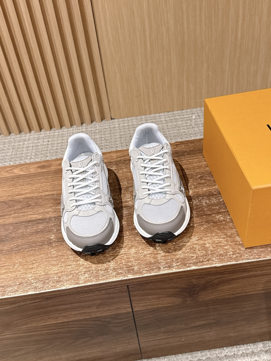 NO:723759,Men's Louis Vuitton#Louis Vuitton's new casual sneakers for couples. LV also has its own Silver Horn King. Simple design reinterprets classic running shoes. Full of technology and sportiness. Fashionable, light and comfortable. Size35-45M, casual shoes/sports shoes, louis vuitton, louis vuitton, louis vuitton, alexander wang, sneakers19860909男 Louis Vuitton#路易威登新品情侣款休闲运动鞋 LV也有自己的银角大王了 简约设计重绎经典跑鞋 科技感运动感满满 时尚轻盈又舒适 Size35-45M,休闲鞋/运动鞋,louis vuitton,louis vuitton,louis vuitton,alexander wang,sneakers,Women's Shoes