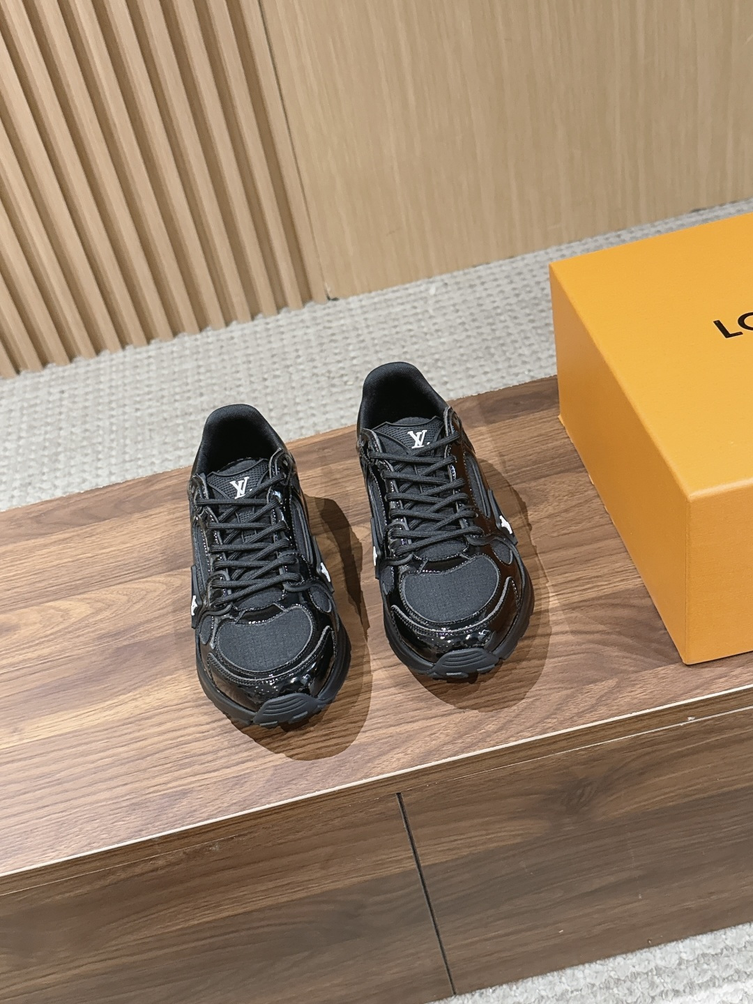 NO:758500,Men +10 Louis Vuitton#Louis Vuitton's new casual sneakers for couples. LV also has its own Silver Horn King. Simple design reinterprets classic running shoes. Full of technology and sportiness. Fashionable, light and comfortable. Size35-45M, casual shoes/sports shoes, louis vuitton, louis vuitton, louis vuitton, alexander wang, sneakers19860909男＋10 Louis Vuitton#路易威登新品情侣款休闲运动鞋 LV也有自己的银角大王了 简约设计重绎经典跑鞋 科技感运动感满满 时尚轻盈又舒适 Size35-45M,休闲鞋/运动鞋,louis vuitton,louis vuitton,louis vuitton,alexander wang,sneakers,Women's Shoes
