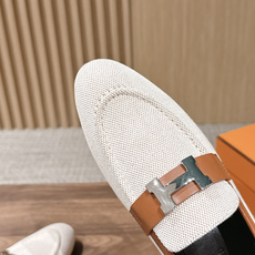 HERMES 爱马仕春夏新款 极简设计显瘦H扣乐福鞋 像一座极简主义的建筑杰作——每一根线条都有存在的理由,没有多余的装 HERMES 爱马仕春夏新款 极简设计显瘦H扣乐福鞋 像一座极简主义的建筑杰作——每一根线条都有存在的理由,没有多余的装