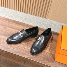 HERMES 爱马仕春夏新款 极简设计显瘦H扣乐福鞋 像一座极简主义的建筑杰作——每一根线条都有存在的理由,没有多余的装 HERMES 爱马仕春夏新款 极简设计显瘦H扣乐福鞋 像一座极简主义的建筑杰作——每一根线条都有存在的理由,没有多余的装