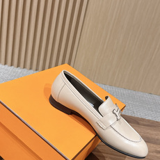 HERMES 爱马仕春夏新款 极简设计显瘦H扣乐福鞋 像一座极简主义的建筑杰作——每一根线条都有存在的理由,没有多余的装 HERMES 爱马仕春夏新款 极简设计显瘦H扣乐福鞋 像一座极简主义的建筑杰作——每一根线条都有存在的理由,没有多余的装