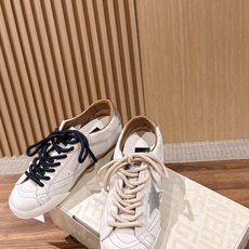 Golden Goose#脏脏鞋那可是无人不知、无人不晓的时尚单品,简直就是各路明星、网红、大咖们的最爱!毫不夸张地说, Golden Goose#脏脏鞋那可是无人不知、无人不晓的时尚单品,简直就是各路明星、网红、大咖们的最爱!毫不夸张地说,