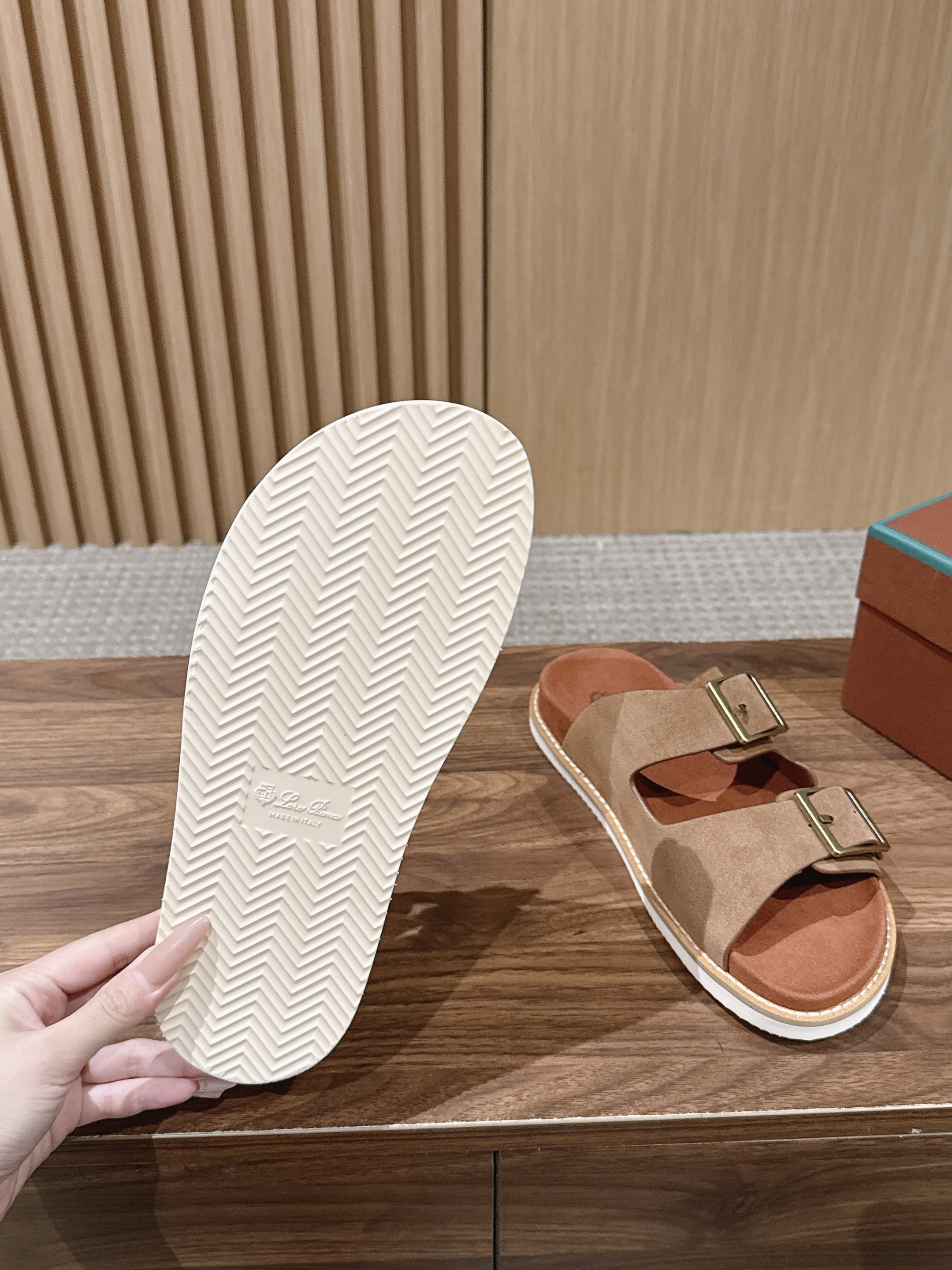 Loro Piana Slides