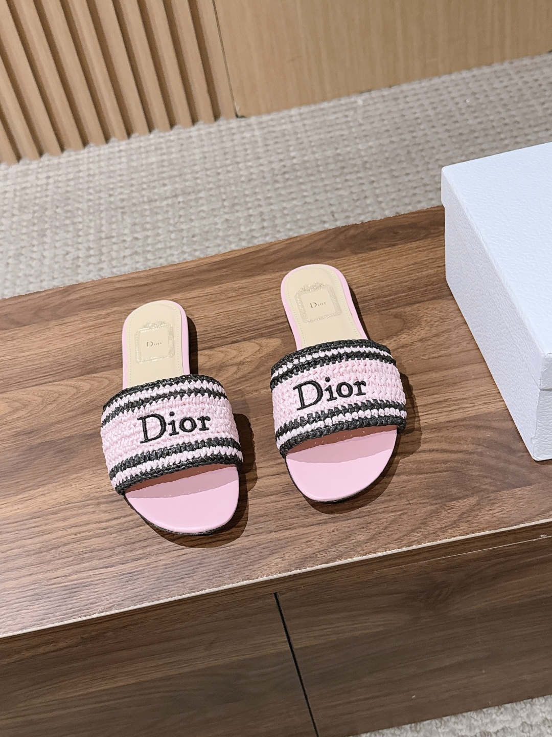 NO:905558,Christian Dior 2026 Spring and Summer New Transparent Epoxy Flat Slippers Sheepskin Feet Genuine Leather Outsole Simple, Fashionable and Versatile Size35-39 (40-41-42 customized, non-refundable), slippers, dior, dior, slippers, sheepskin, Leather soles19860909Christian Dior 迪奥2026春夏新款透明滴胶平底拖 羊皮垫脚 真皮大底 简约时尚百搭 Size35-39（40-41-42定制不退换）,拖鞋,dior,dior,slippers,sheepskin,Leather soles,Women's Shoes